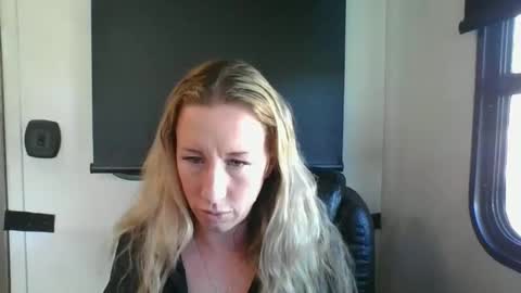 MamaMorgan online show from December 3, 2025, 5:22 pm