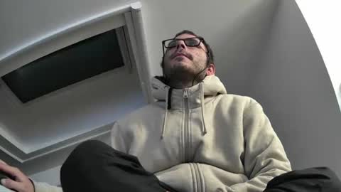 bo22222222 online show from November 19, 2025, 9:59 pm