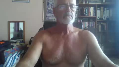 Snapshot of bobbgud chatting on April 18, 2026, 9:13 am Bobbgud online show from April 18, 2026, 9:13 am