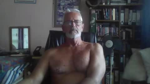 Snapshot of bobbgud chatting on April 24, 2026, 12:18 pm Bobbgud online show from April 24, 2026, 12:18 pm
