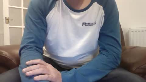 bobby_113 online show from April 15, 2026, 7:58 pm