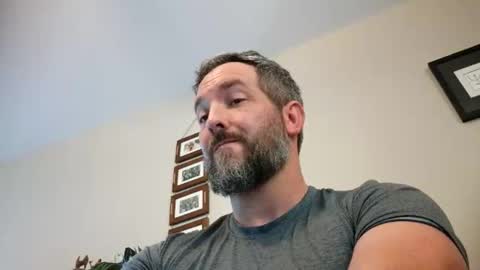 Snapshot of bobchmw chatting on May 19, 2026, 8:59 pm Bobchmw online show from May 19, 2026, 8:59 pm