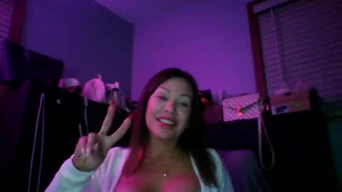 milf online show from November 30, 2025, 5:11 am