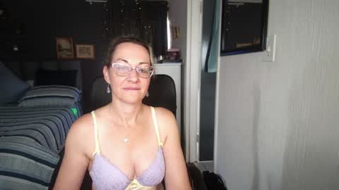 Snapshot of boeslaboes chatting on January 2, 2025, 6:29 am Ningifun couple online show from January 2, 2025, 6:29 am