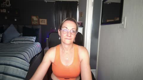 Snapshot of boeslaboes chatting on January 3, 2025, 6:33 am Ningifun couple online show from January 3, 2025, 6:33 am