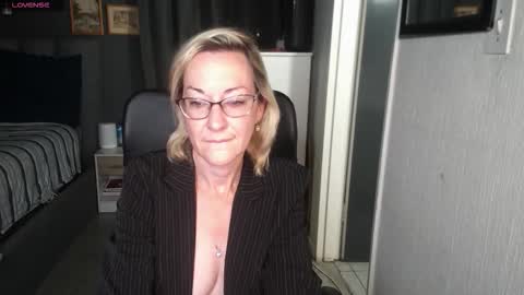 Snapshot of boeslaboes chatting on September 28, 2025, 2:17 am Ningifun couple online show from September 28, 2025, 2:17 am