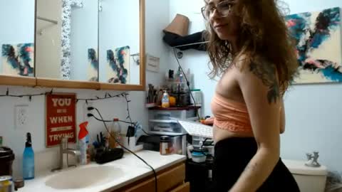 Snapshot of bombshellbaeby chatting on June 30, 2026, 12:44 am BombshellBaeby online show from June 30, 2026, 12:44 am