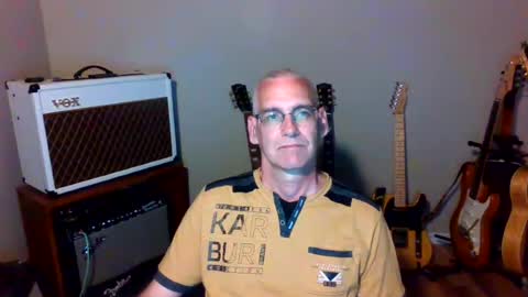 Snapshot of bomec40 chatting on July 12, 2026, 2:02 am Carl online show from July 12, 2026, 2:02 am