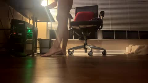 Snapshot of bone2play chatting on January 5, 2025, 11:37 am FRECKLES online show from January 5, 2025, 11:37 am