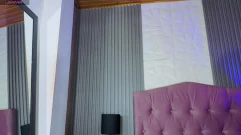 bonnali_lune online show from April 12, 2026, 4:06 am