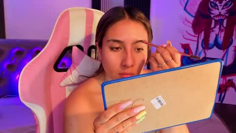 bonnali_lune online show from May 9, 2026, 4:39 am