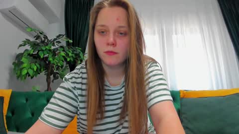 Snapshot of bonnie77777 chatting on March 3, 2025, 10:49 am Bonnie online show from March 3, 2025, 10:49 am
