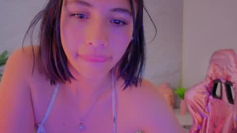 Bonnie  online show from April 21, 2026, 1:42 am