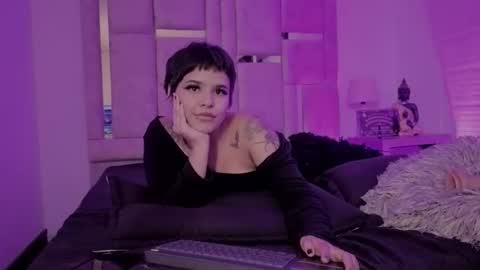 Snapshot of bonnie_anderson chatting on June 8, 2026, 1:28 am Bonnie Anderson online show from June 8, 2026, 1:28 am