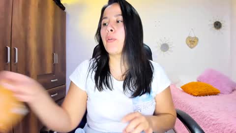 sofia  online show from December 27, 2024, 6:42 pm