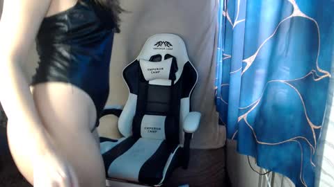 bonny_klyde95 online show from December 13, 2024, 11:23 am