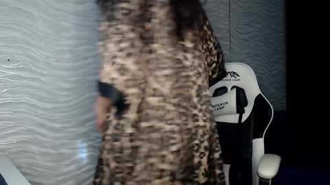 bonny_klyde95 online show from September 23, 2025, 11:57 am