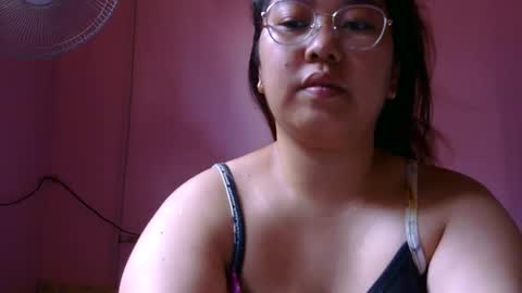 Snapshot of boobsiemarie chatting on May 21, 2026, 3:13 am MommyMarie-Singlemom of 2. online show from May 21, 2026, 3:13 am