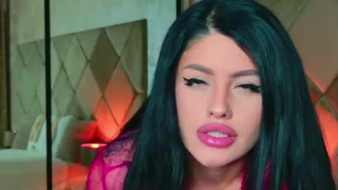 Mila online show from April 14, 2026, 9:32 pm