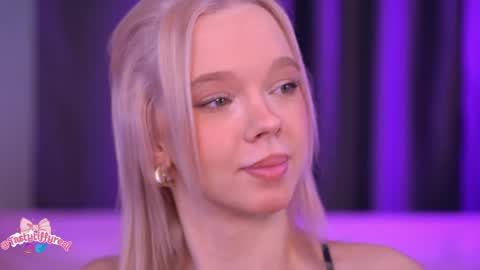 Snapshot of boobybliss chatting on May 10, 2026, 7:35 am Alina online show from May 10, 2026, 7:35 am