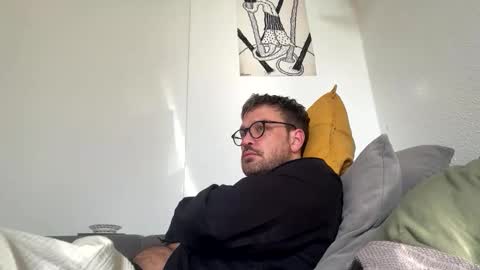 BoYYYOOO online show from September 24, 2025, 7:44 am