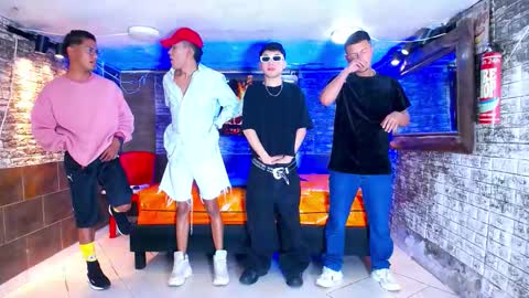 THOMAS AND DAMIAND online show from September 8, 2025, 4:17 pm