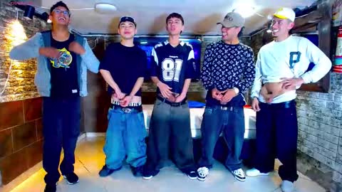 THOMAS AND DAMIAND online show from September 17, 2025, 4:47 am