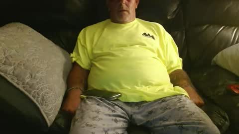 bostonguy1969 online show from September 19, 2025, 2:02 am