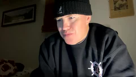 Snapshot of bostonirish45 chatting on February 11, 2026, 4:17 am bostonirish45 online show from February 11, 2026, 4:17 am