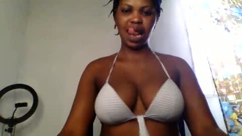 Snapshot of bouncingxxx_ass chatting on October 13, 2025, 4:40 pm mirabel online show from October 13, 2025, 4:40 pm