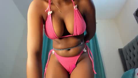 bouncy_booty677 online show from October 1, 2025, 7:31 pm