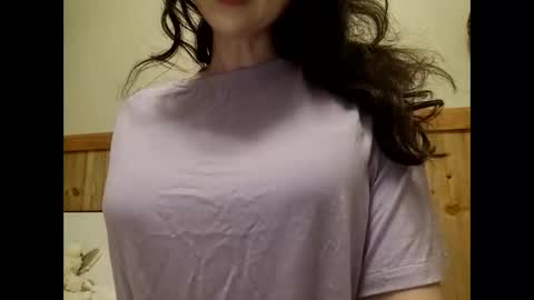 Snapshot of bouncyqueenmajesty chatting on October 27, 2025, 6:23 pm Bouncy Queen Majesty online show from October 27, 2025, 6:23 pm