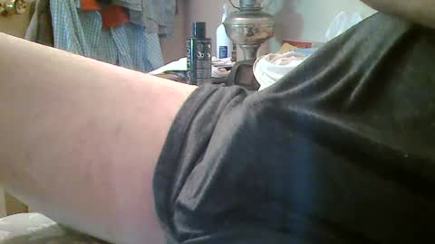 Snapshot of bourbon1965 chatting on June 12, 2026, 2:49 pm Bourbon online show from June 12, 2026, 2:49 pm