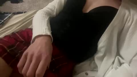 Snapshot of bouttabitch chatting on February 7, 2025, 6:24 am Lilli online show from February 7, 2025, 6:24 am