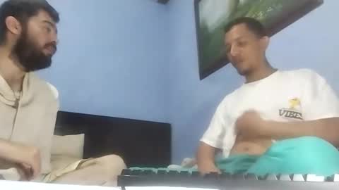 Snapshot of bowsy462 chatting on October 6, 2025, 10:40 pm Juan F online show from October 6, 2025, 10:40 pm