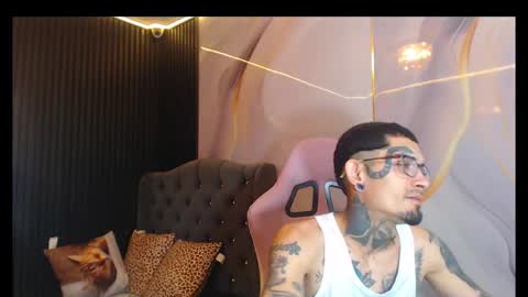 Snapshot of boy_tatto77 chatting on May 19, 2026, 11:22 pm boy_tatto77 online show from May 19, 2026, 11:22 pm