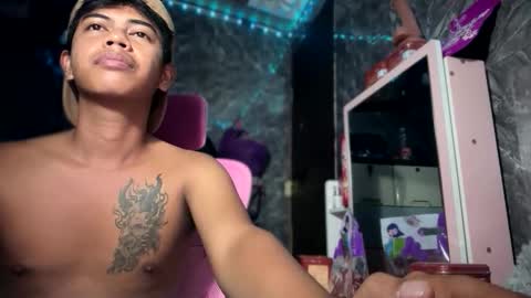 boyax16 online show from November 20, 2025, 4:51 pm