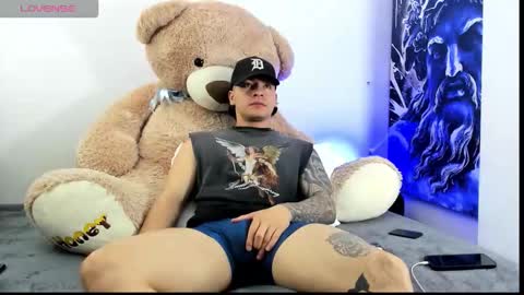 boyc02_ online show from January 14, 2026, 2:17 am