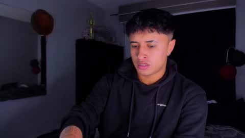 miguel  online show from March 5, 2025, 5:40 am