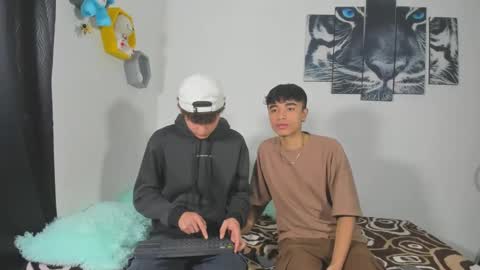boys4hot_777 online show from March 11, 2025, 2:29 pm