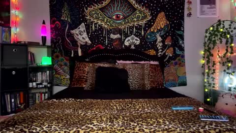 Puddin online show from December 16, 2024, 6:53 am