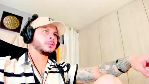 Snapshot of boyxxsexx69 chatting on November 6, 2025, 2:56 am Mateo online show from November 6, 2025, 2:56 am