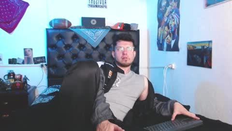 brad hot boy online show from March 6, 2025, 6:59 pm