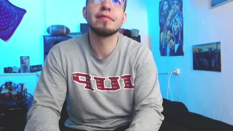 brad hot boy online show from September 10, 2025, 4:29 pm