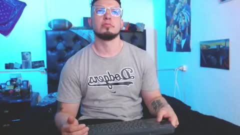 brad hot boy online show from March 25, 2026, 5:41 pm