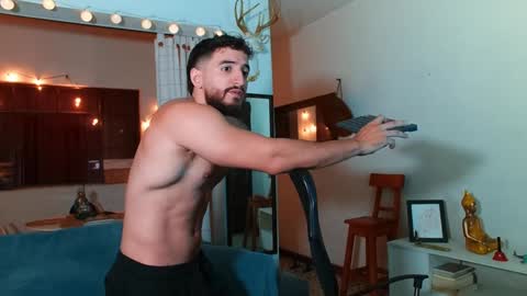 Bradley Martinez online show from January 28, 2025, 11:39 pm