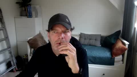 Snapshot of bram1944972145 chatting on December 6, 2024, 10:38 am Bram online show from December 6, 2024, 10:38 am