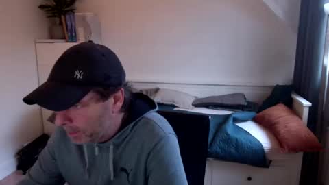 Snapshot of bram1944972145 chatting on December 9, 2024, 10:43 am Bram online show from December 9, 2024, 10:43 am