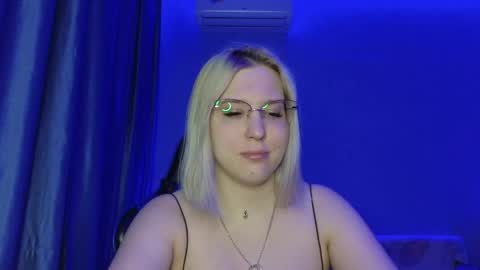 Snapshot of brandy__stars chatting on May 26, 2026, 2:46 pm Belle online show from May 26, 2026, 2:46 pm