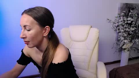 Snapshot of brandy_gem chatting on May 28, 2026, 8:33 am Brandy Gem online show from May 28, 2026, 8:33 am